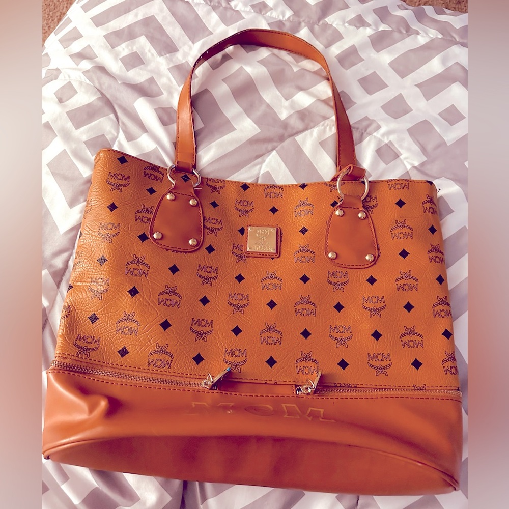 Mcm large purse